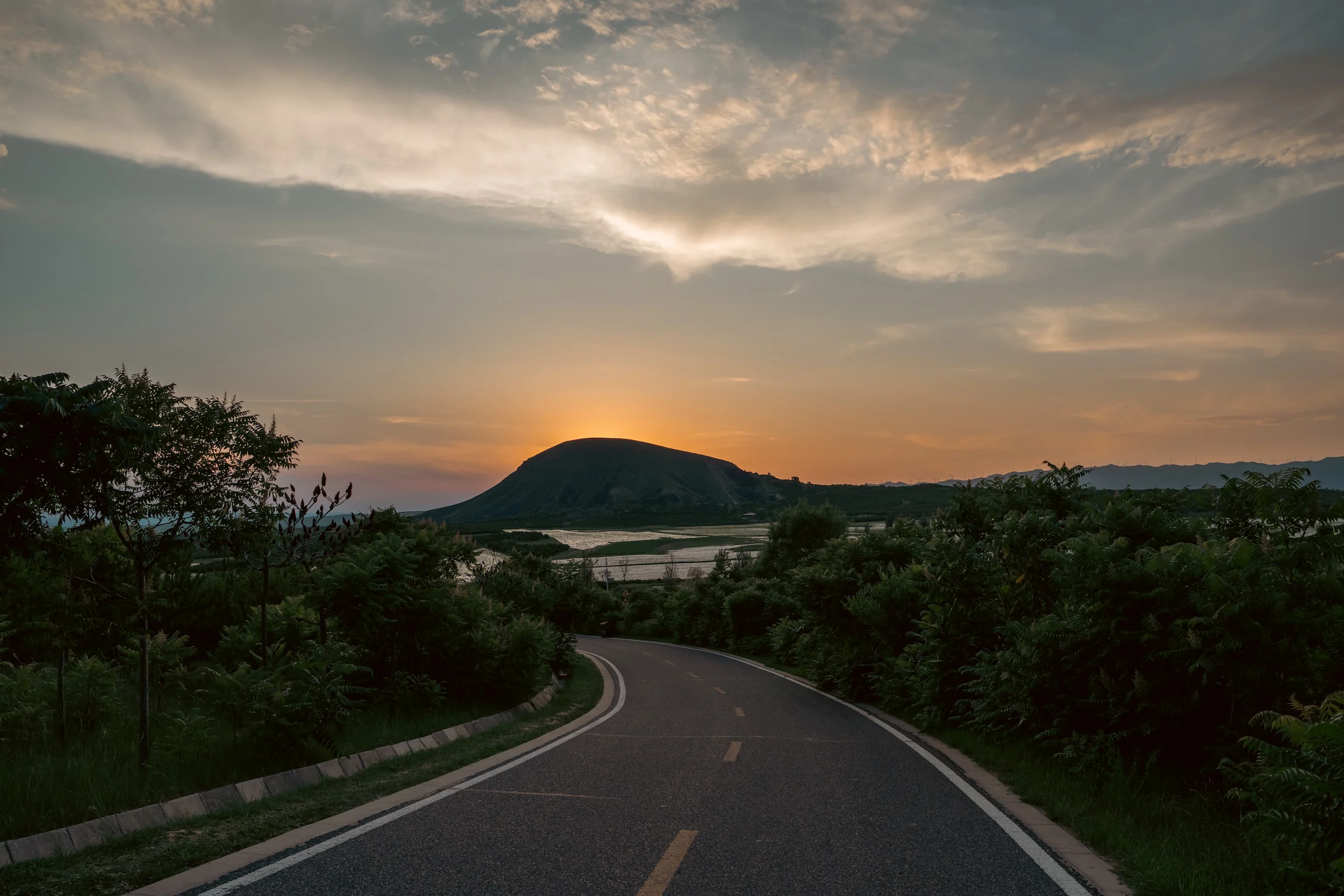 A wide dusk panorama over the plain beyond Datong